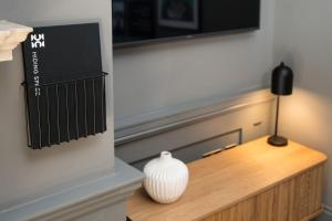 hiding space trim street apartments