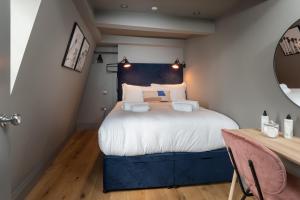 hiding space trim street apartments