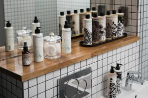 hiding space trim street apartments