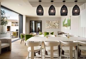 the knoll hotel napa valley tapestry collection by hilton