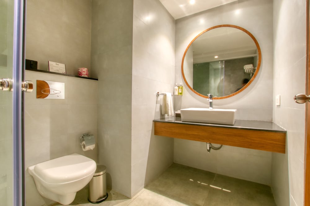 lilac hotel 5th block