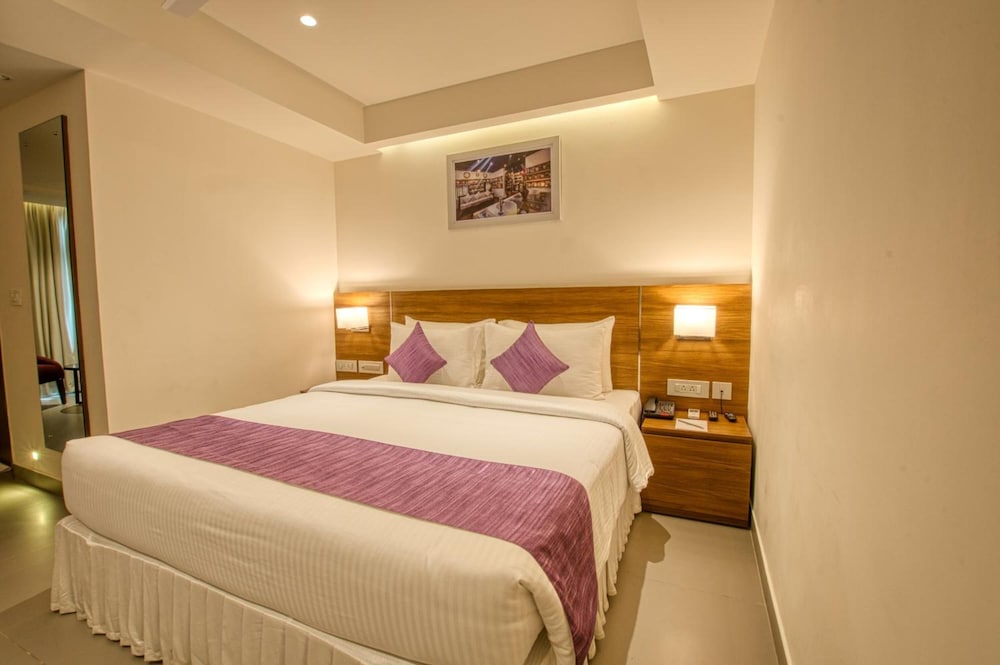 lilac hotel 5th block