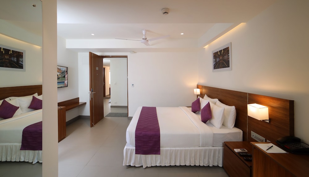 lilac hotel 5th block