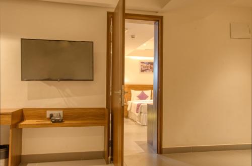 lilac hotel 5th block