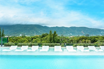 hilton garden inn phuket thailand