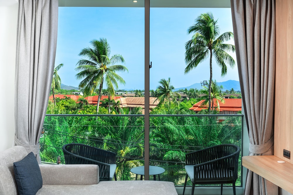 hilton garden inn phuket thailand