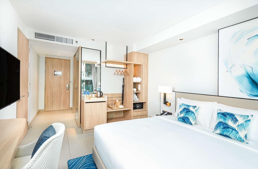 hilton garden inn phuket thailand