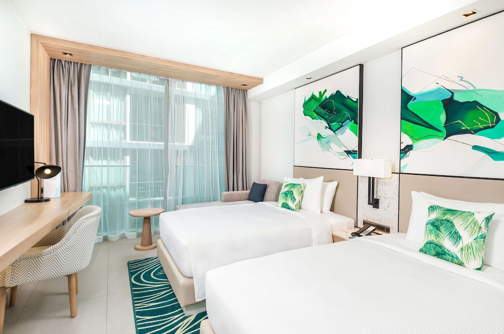 hilton garden inn phuket thailand