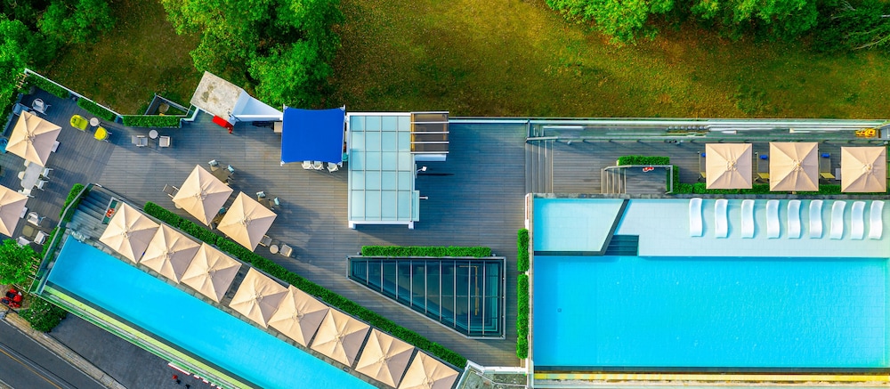 hilton garden inn phuket thailand