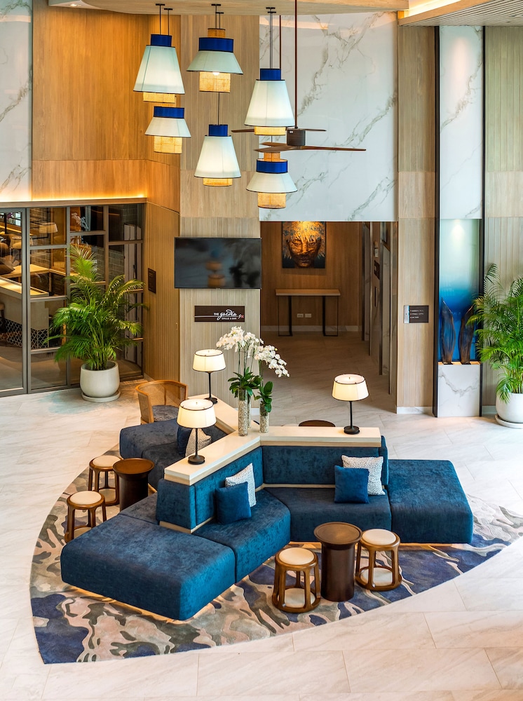 hilton garden inn phuket thailand