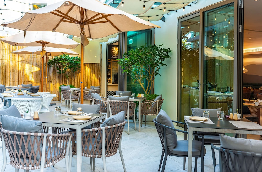 hilton garden inn phuket thailand