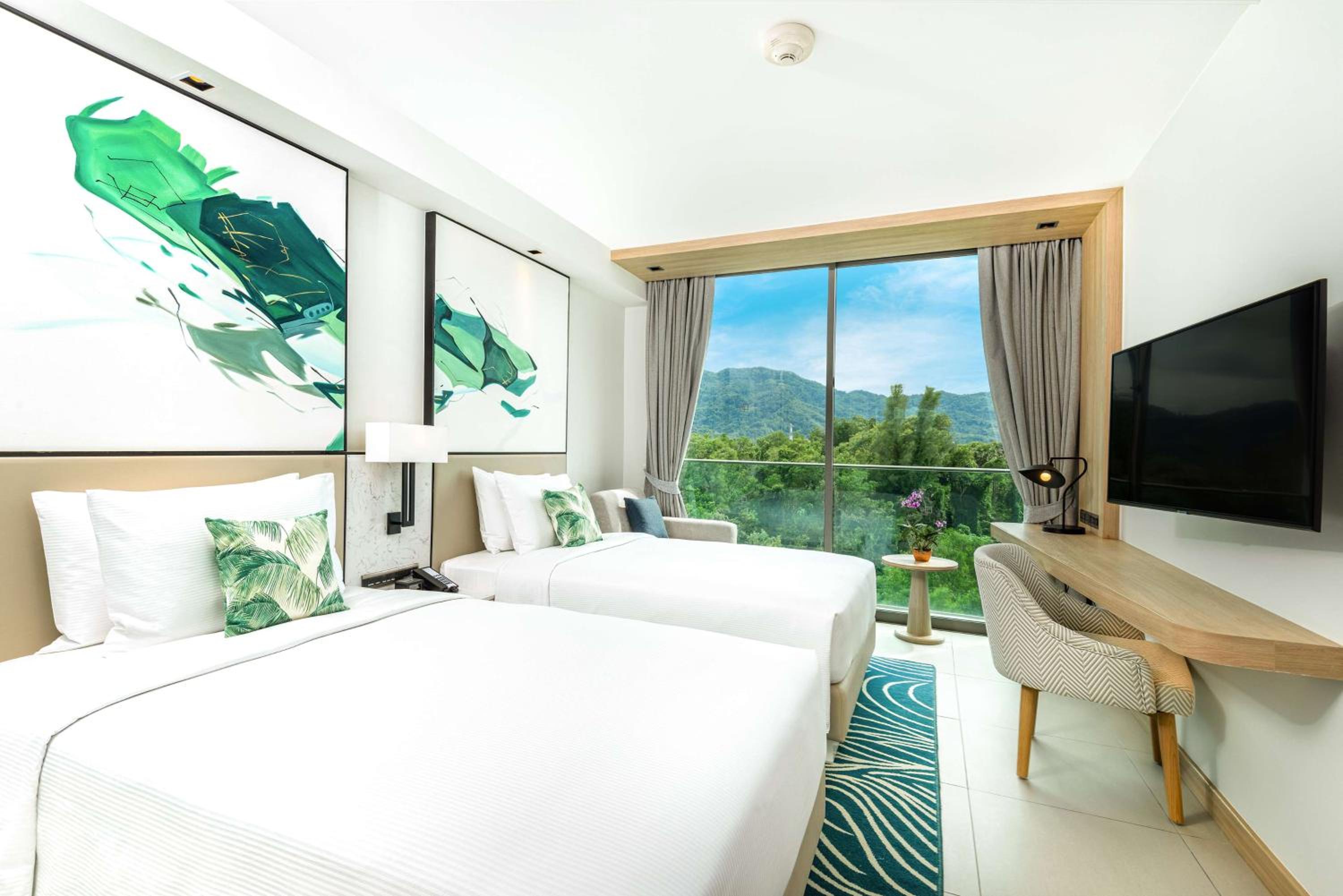 hilton garden inn phuket thailand
