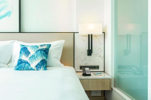 hilton garden inn phuket thailand