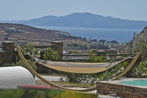 tinos