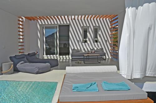 tinos