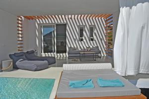 tinos