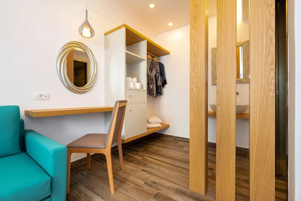 deluxe rest boutique