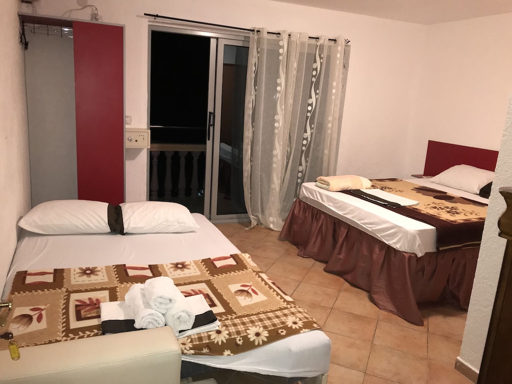 apartments and rooms castello