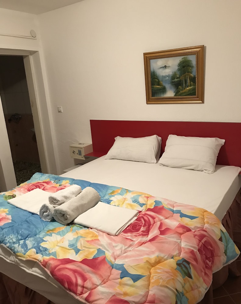 apartments and rooms castello