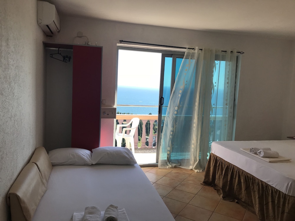 apartments and rooms castello