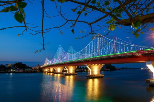 sleep box hostel suratthani