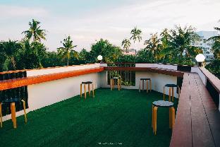 sleep box hostel suratthani