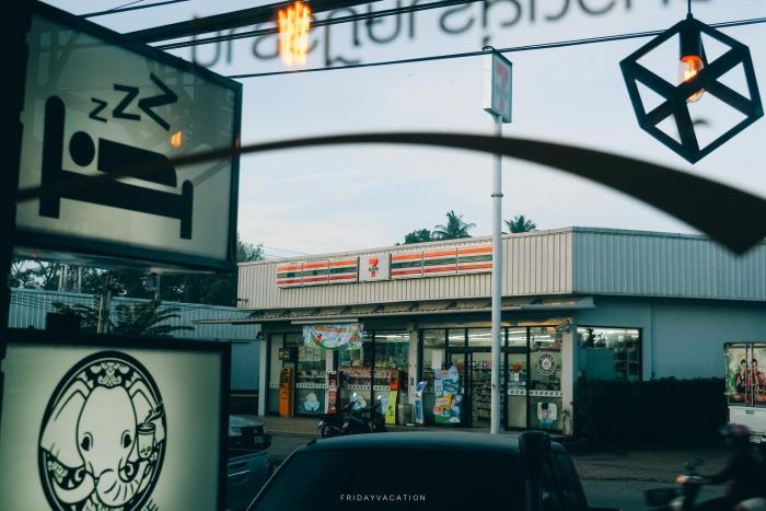 sleep box hostel suratthani