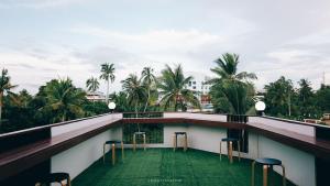 sleep box hostel suratthani