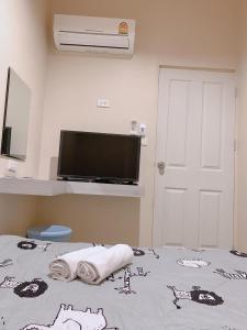 sleep box hostel suratthani