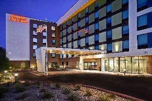 hampton inn and suites las vegas convention center