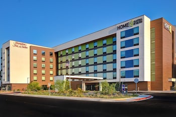 hampton inn and suites las vegas convention center
