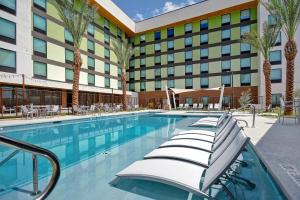 hampton inn and suites las vegas convention center