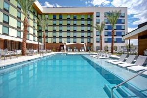 hampton inn and suites las vegas convention center
