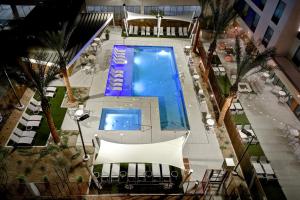 hampton inn and suites las vegas convention center