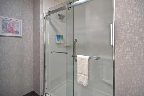 hampton inn and suites las vegas convention center