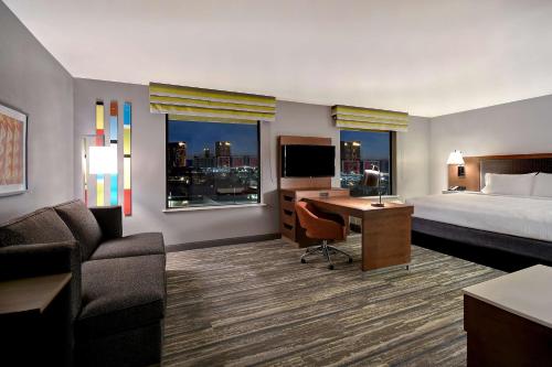 hampton inn and suites las vegas convention center