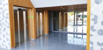 appart hotel mer and golf city bordeaux lac