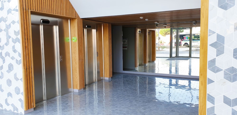 appart hotel mer and golf city bordeaux lac