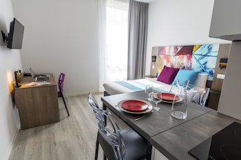 appart hotel mer and golf city bordeaux lac