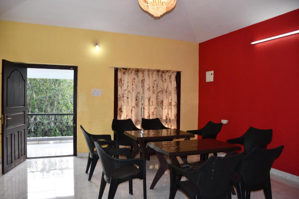 my space holiday inn munnar