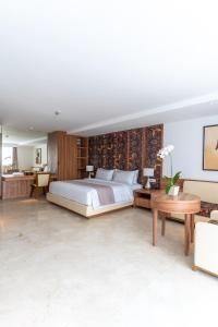 the capital hotel and resort seminyak