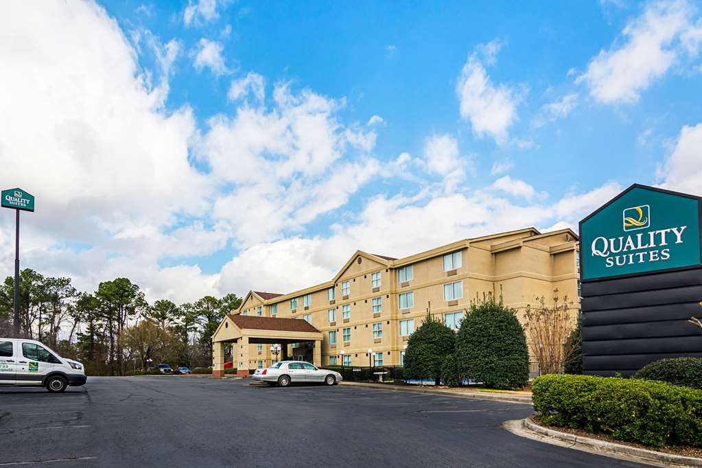 quality suites atlanta airport east