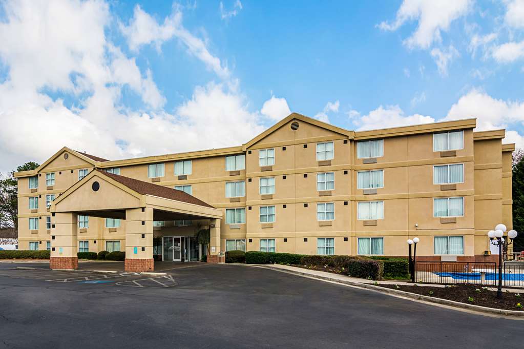 quality suites atlanta airport east