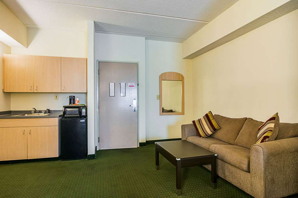 quality suites atlanta airport east