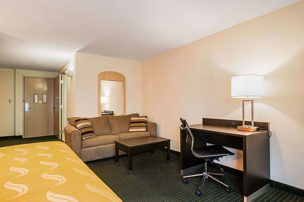 quality suites atlanta airport east