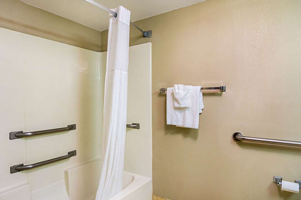 quality suites atlanta airport east