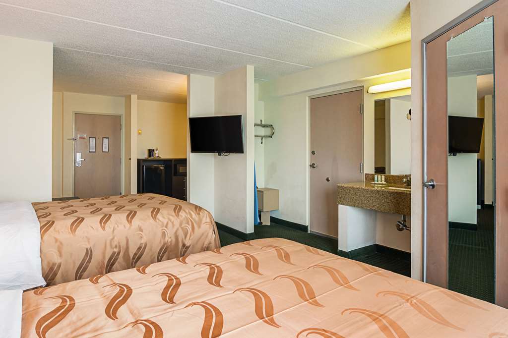 quality suites atlanta airport east