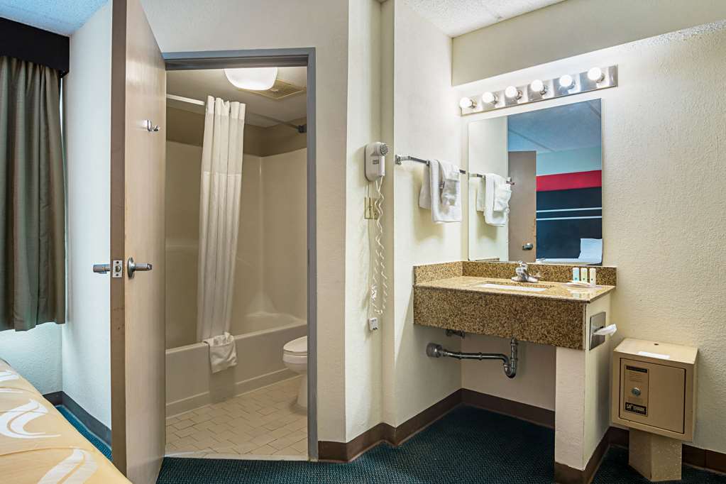 quality suites atlanta airport east