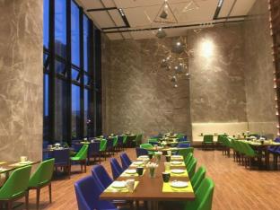 hampton by hilton nanning east station