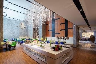 hampton by hilton nanning east station